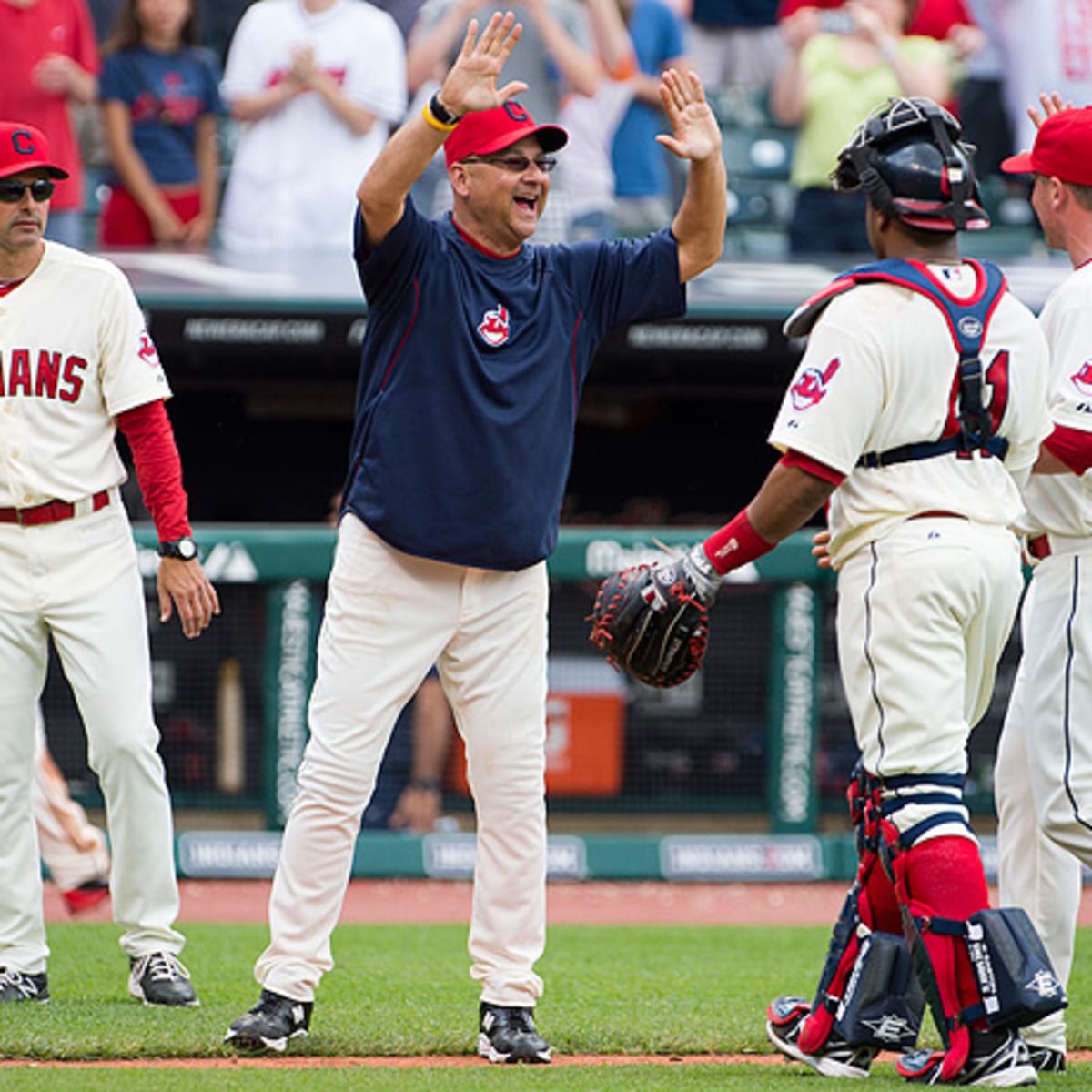 Francona edges Red Sox' Farrell for AL Manager of the Year