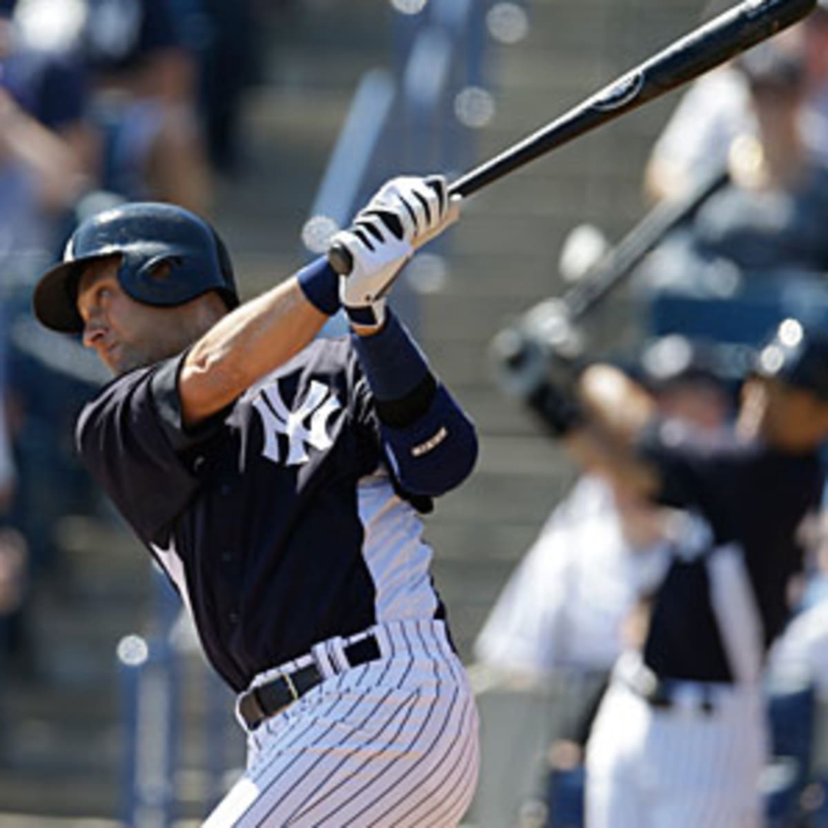 Derek Jeter takes on-field batting practice