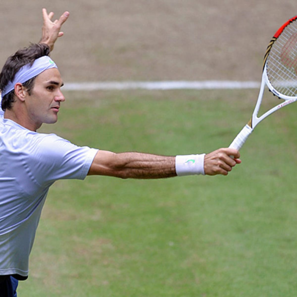 contrast Bedienen Bediening mogelijk Roger Federer to try new, larger racket - Sports Illustrated
