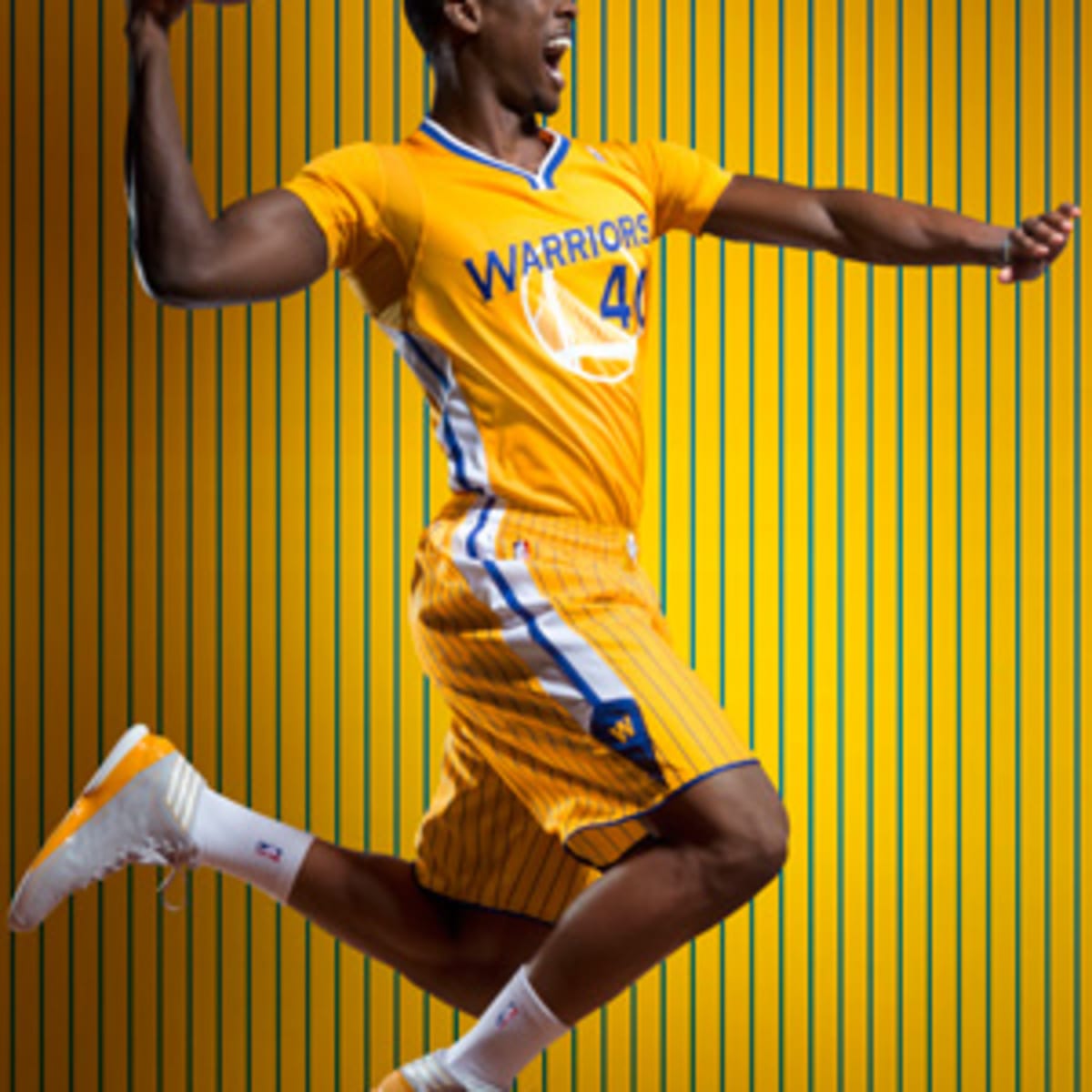 Warriors debut new yellow alternate jerseys with sleeves - Sports