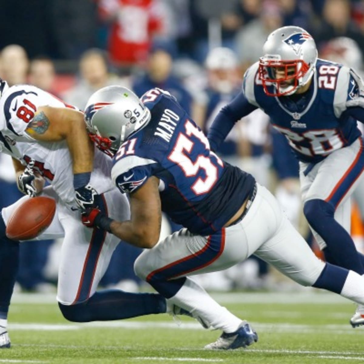 Patriots LB Jerod Mayo could miss season with pectoral injury