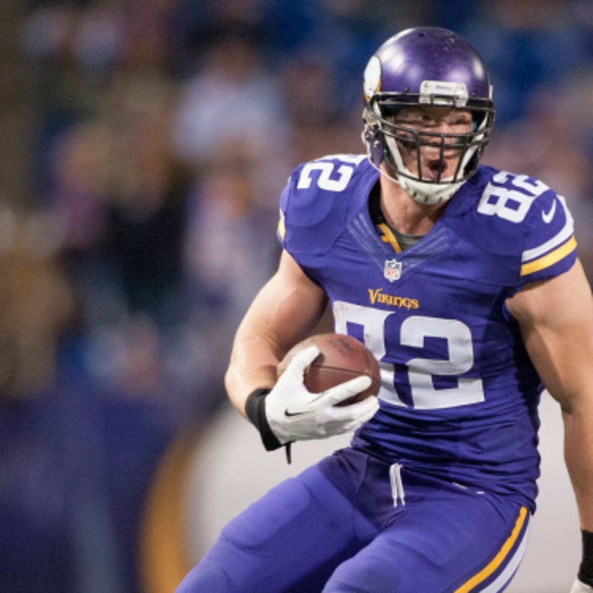 Vikings' Kyle Rudolph's Christmas Eve Cleats are Perfection (Video)