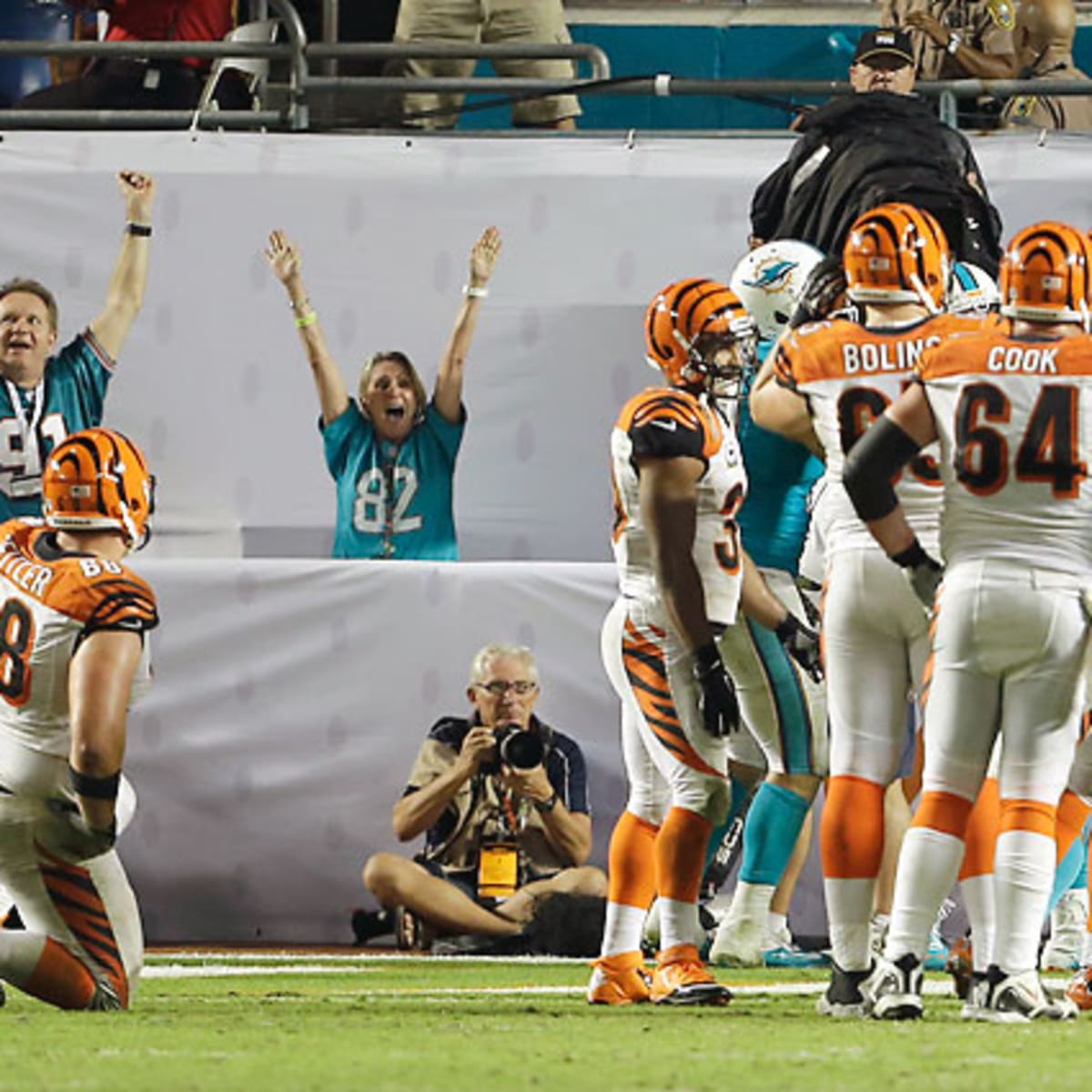 Did refs get controversial safety call right in Dolphins-Bengals game?  Replay says yes - Sports Illustrated