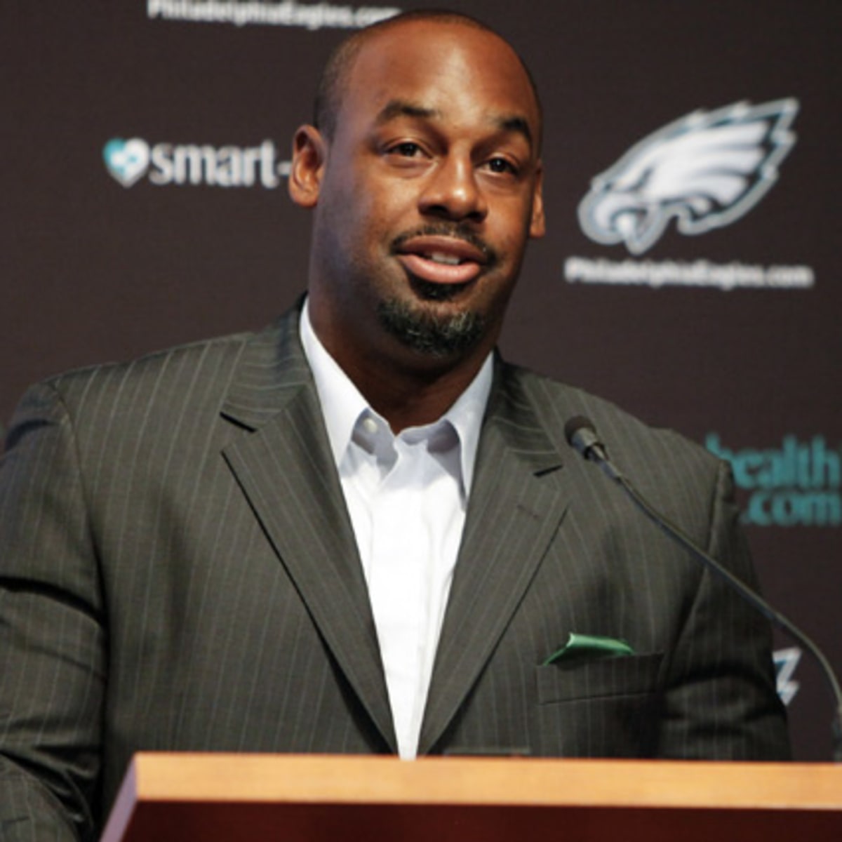 The Philadelphia Eagles Will Retire Donovan McNabb's No.5 Jersey