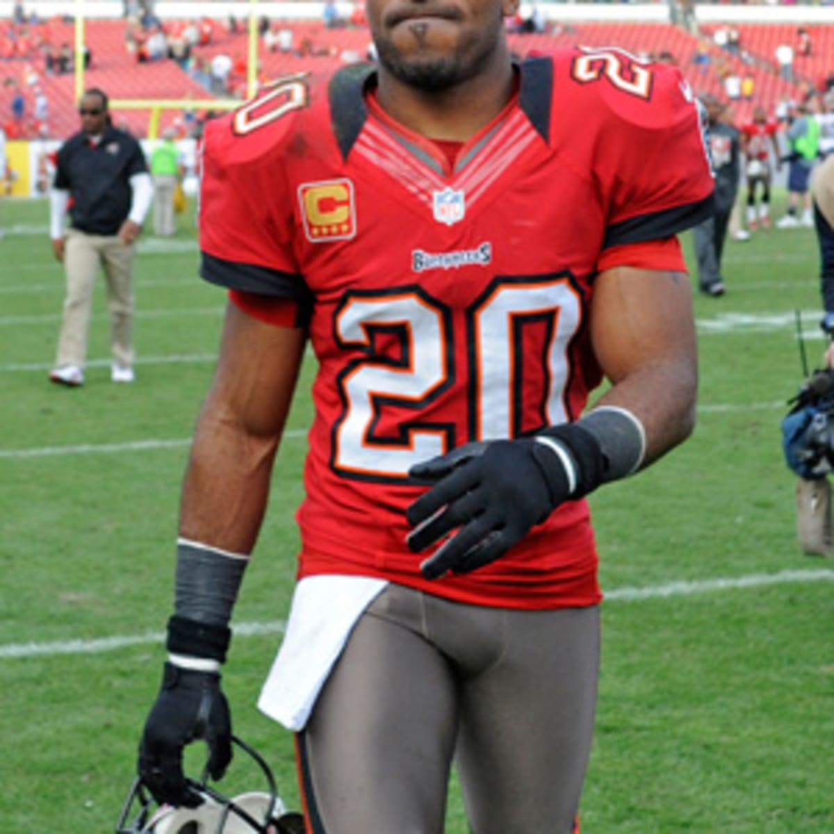 Ronde Barber retiring instead of playing backup for Bucs