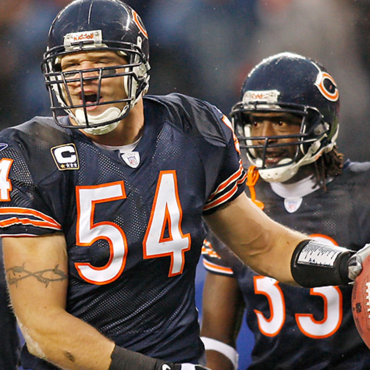 Would veteran LB Brian Urlacher be a good fit for the Dallas