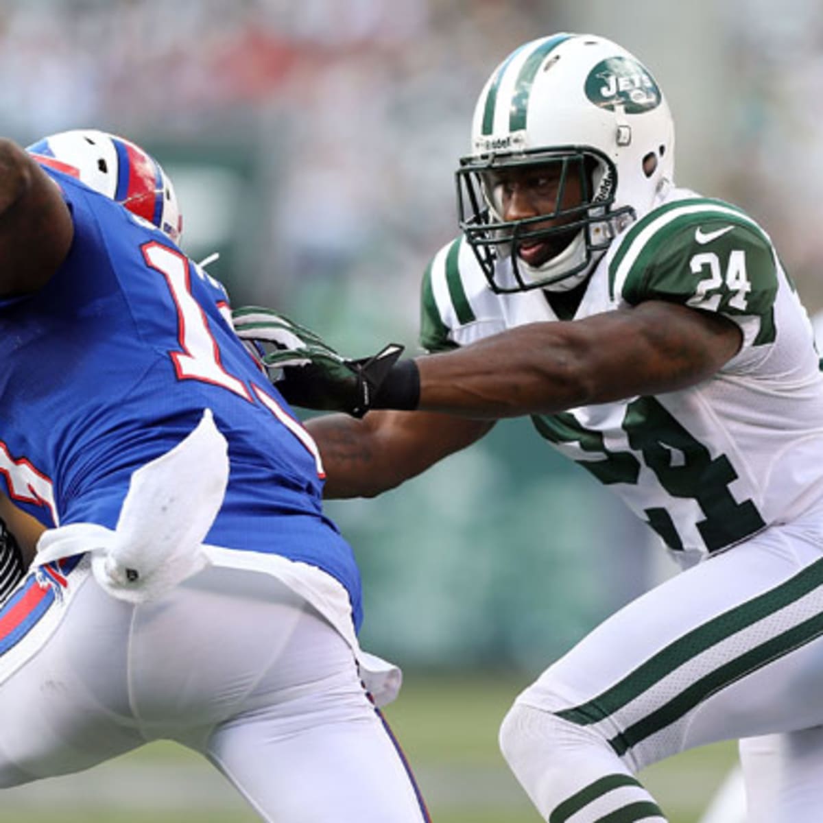 JETS: New York trades Darrelle Revis to Tampa Bay Buccaneers