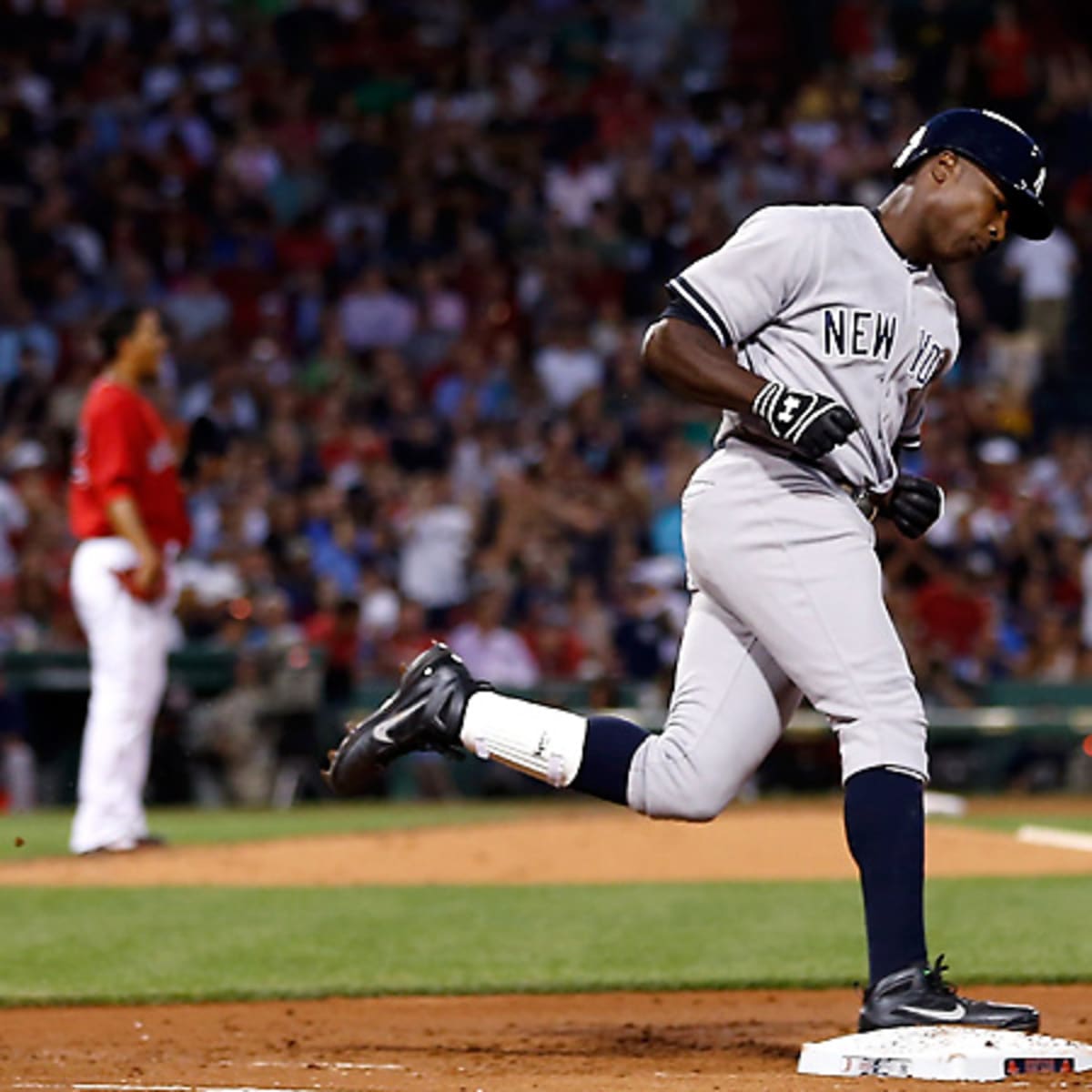 Streaking Alfonso Soriano goes three-fer again, powers Yankees to