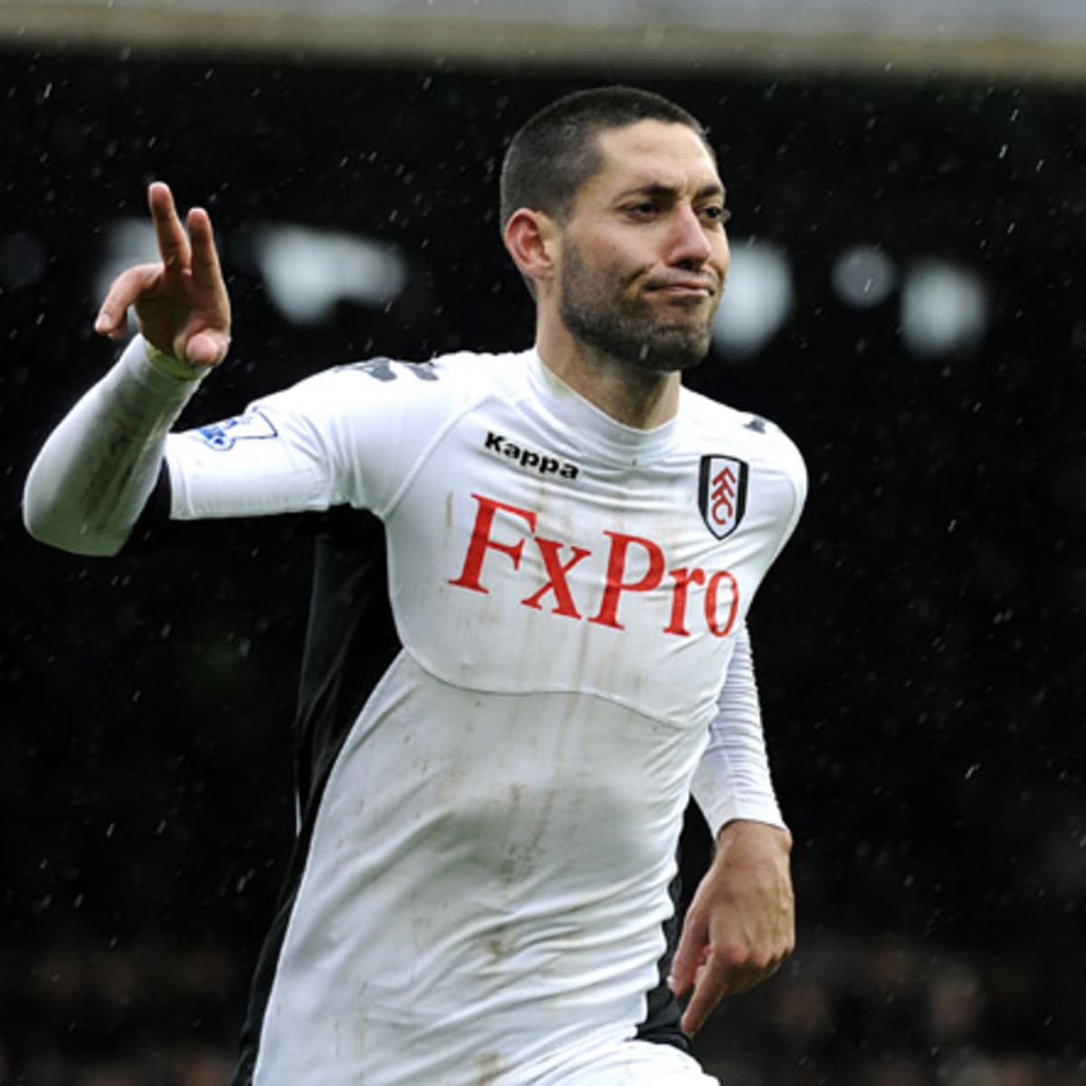 Clint Dempsey heads back to Fulham on two-month loan from Seattle