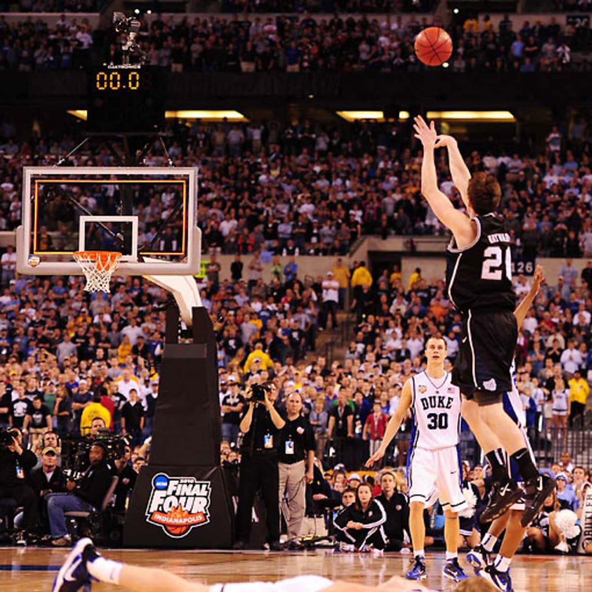 Remembering Christian Laettner's epic NCAA tournament buzzer