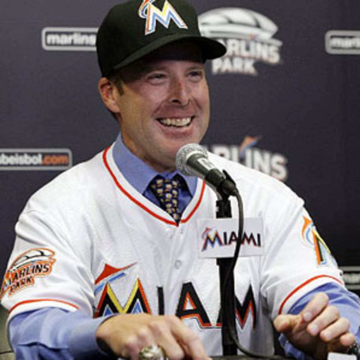 Former Marlins catcher Mike Redmond interviews to replace Ozzie Guillen as  manager