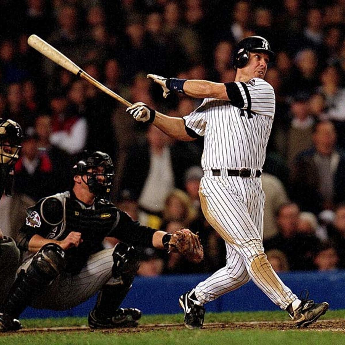 Tino Martinez hits his 32nd home run of 2001 