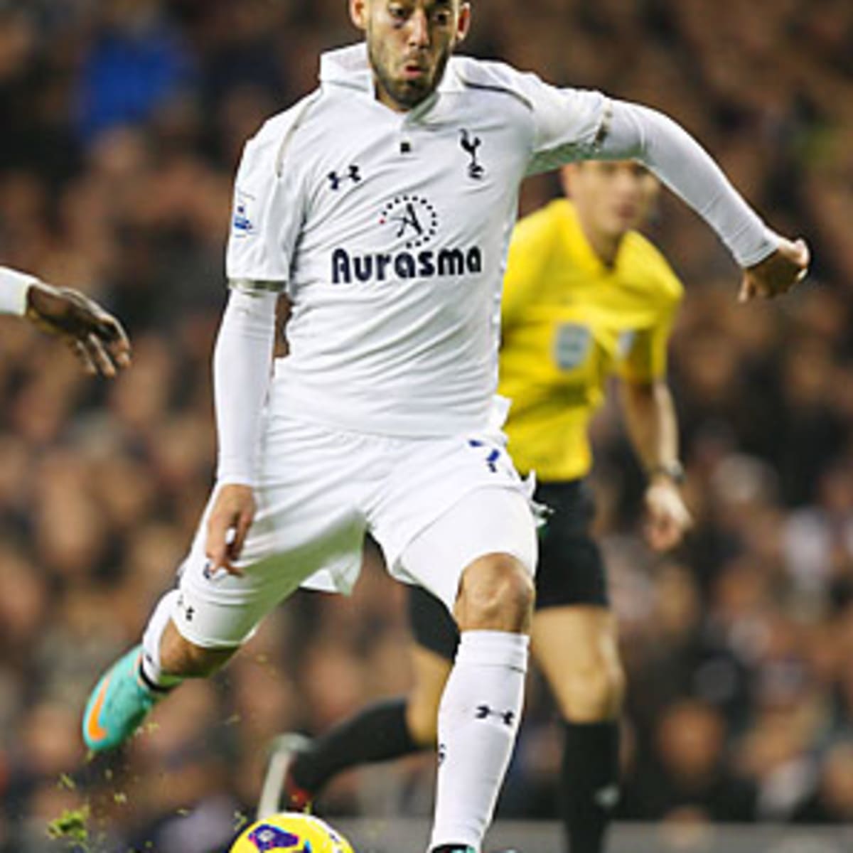 Tottenham sign Clint Dempsey