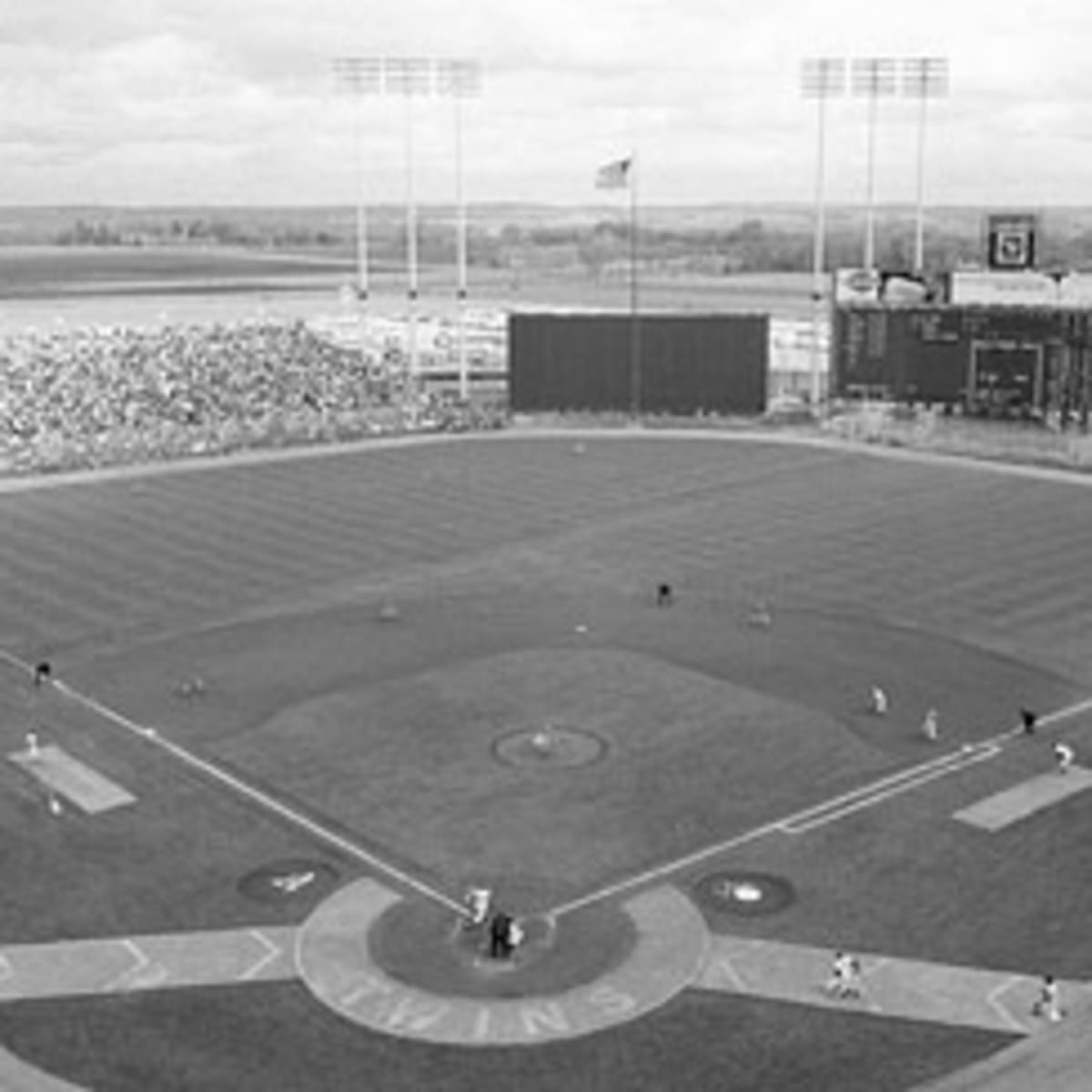 Minnesota Twins at Metropolitan Stadium