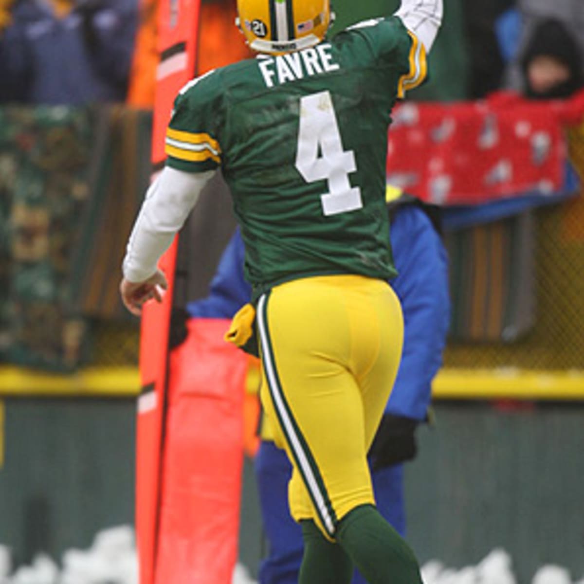 Packers CEO: We'll eventually retire Favre's No. 4 - Sports