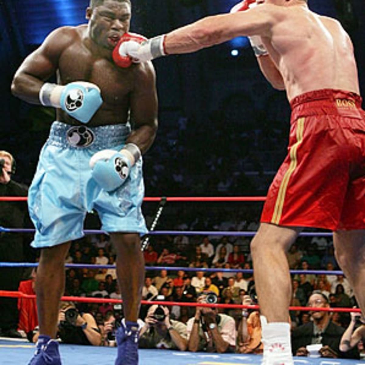 Klitschko Clinches His Way To Victory Over Peter - Boxing News 24