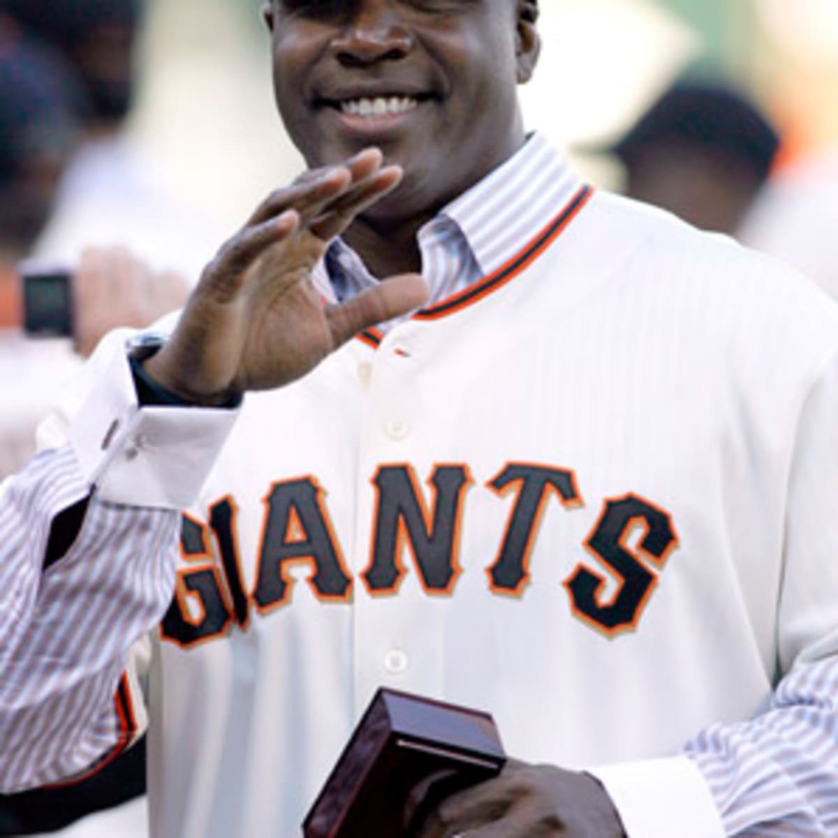 Bonds is 'proud' of McGwire