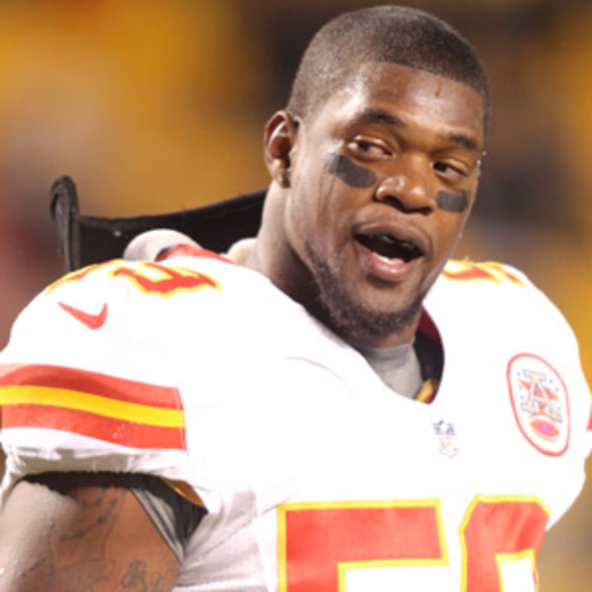 Chiefs linebacker Jovan Belcher dies in apparent murder-suicide