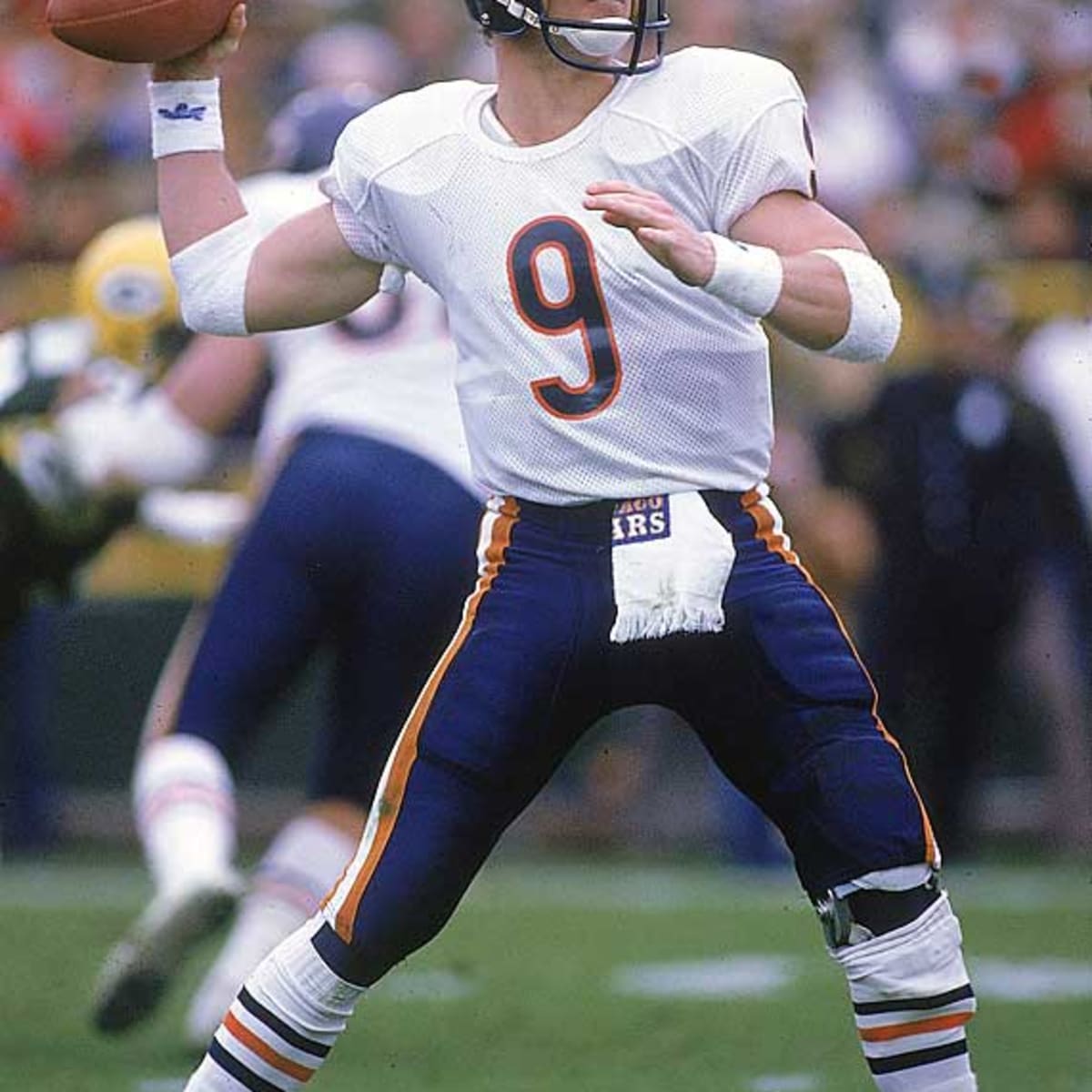 Chicago Bears' Richard Dent carries the Super Bowl Trophy as the 1985 Bears'  championship team is honored duing half time of an NFL football game  between the Chicago Bears and the Washington