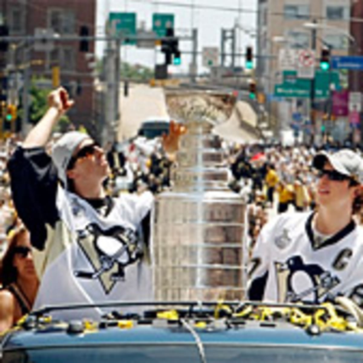 650,000 fans at parade cheer Penguins for Stanley Cup win – The