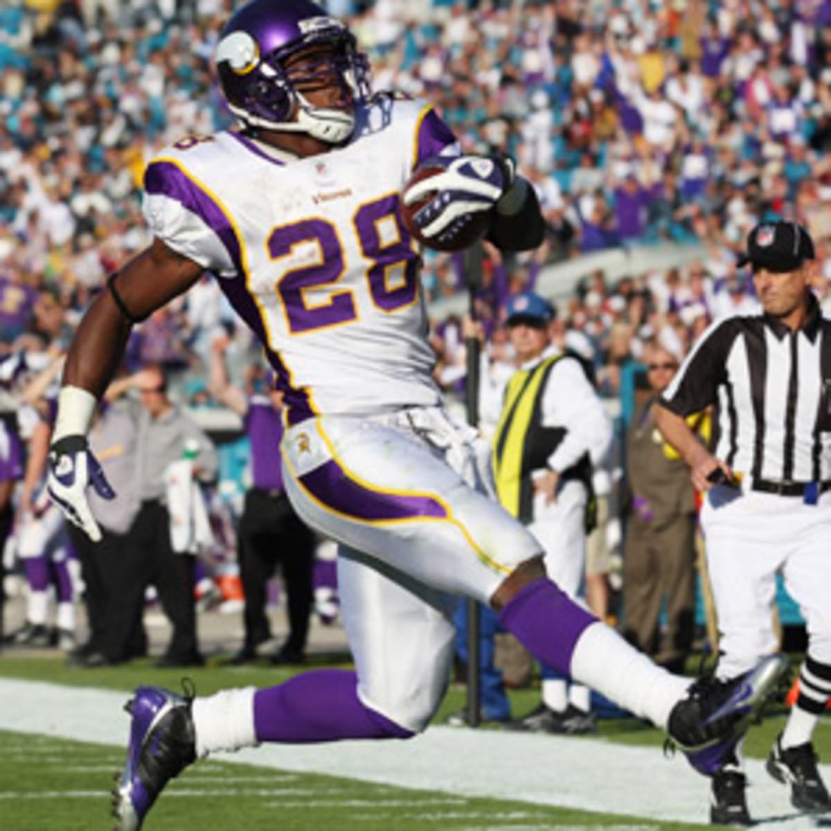 Vikings' Adrian Peterson gains weight, ready to take hits