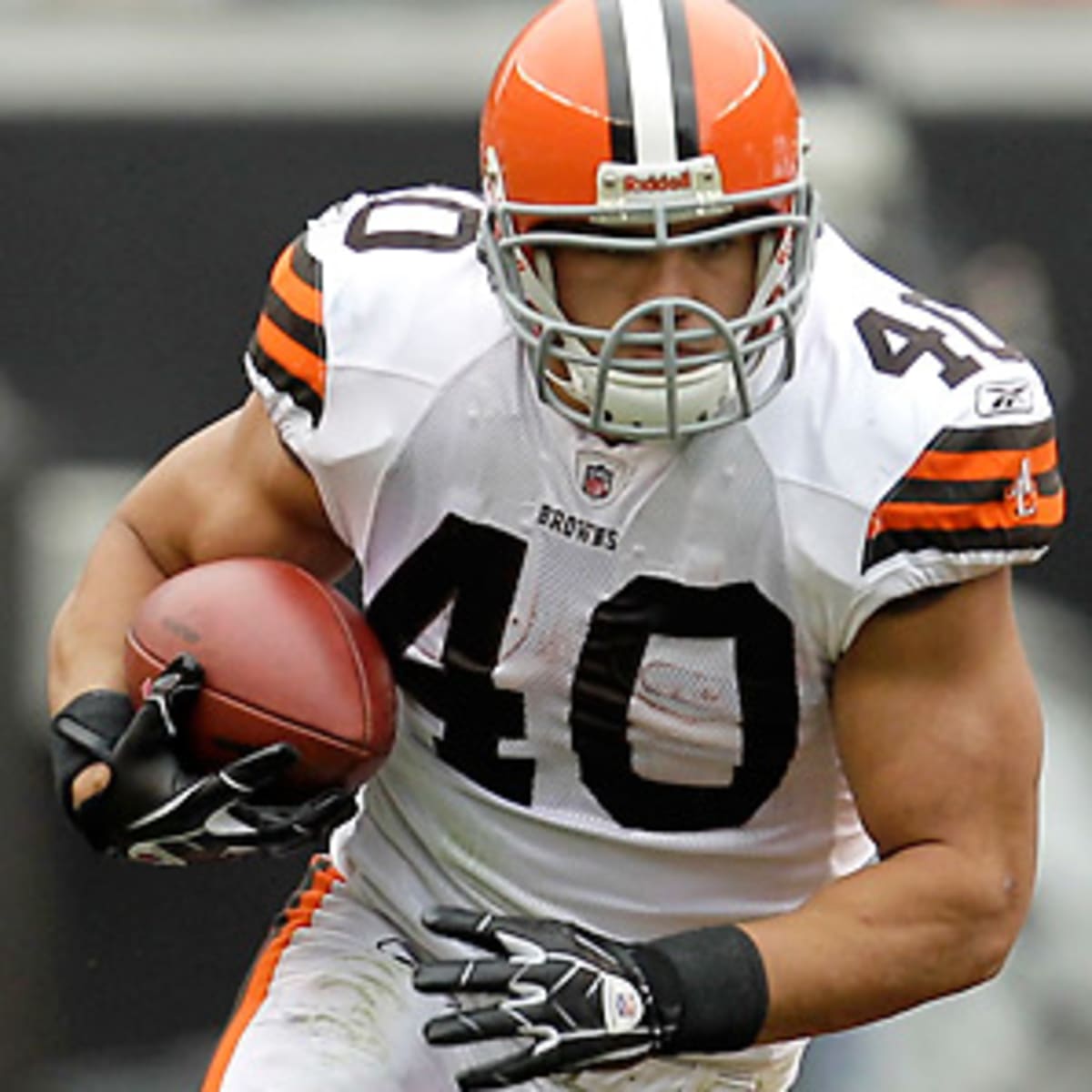 Browns Joe Thomas says Peyton Hillis situation became 'toxic