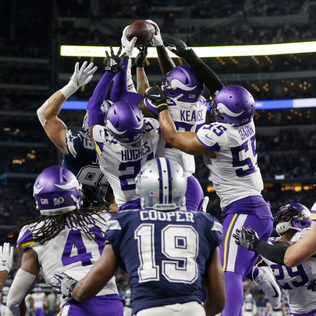 Cook leads Vikings to 28-24 prime-time road win over Cowboys