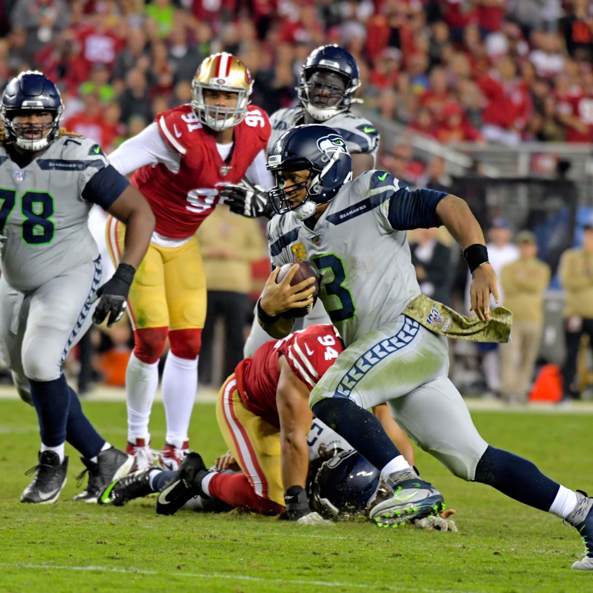 San Francisco 49ers Illuminated Levitating NFL Football