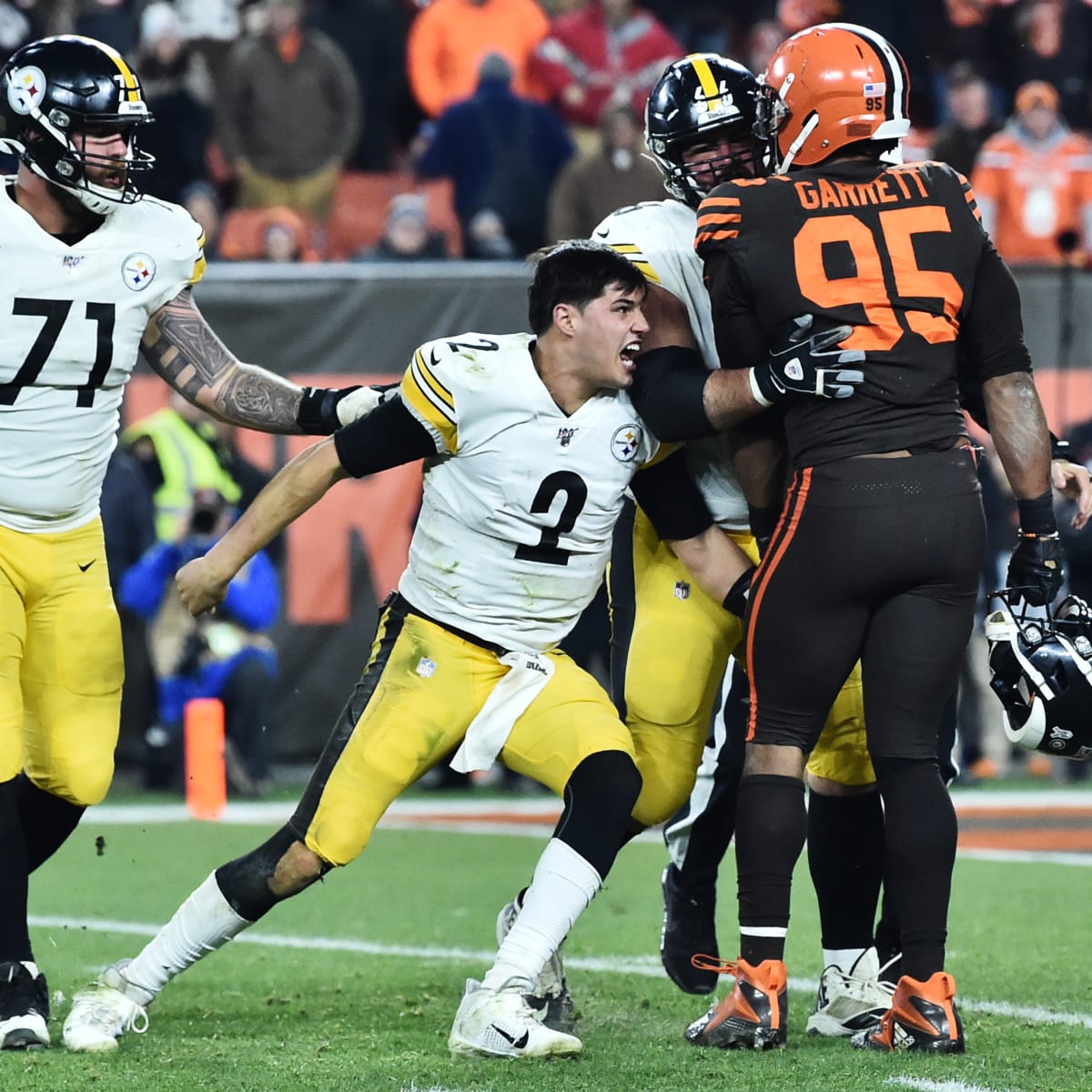 NFL on X: Browns DE Myles Garrett has been suspended indefinitely. Browns  DT Larry Ogunjobi has been suspended one game. Steelers C Maurkice Pouncey  has been suspended three games. In addition, Steelers