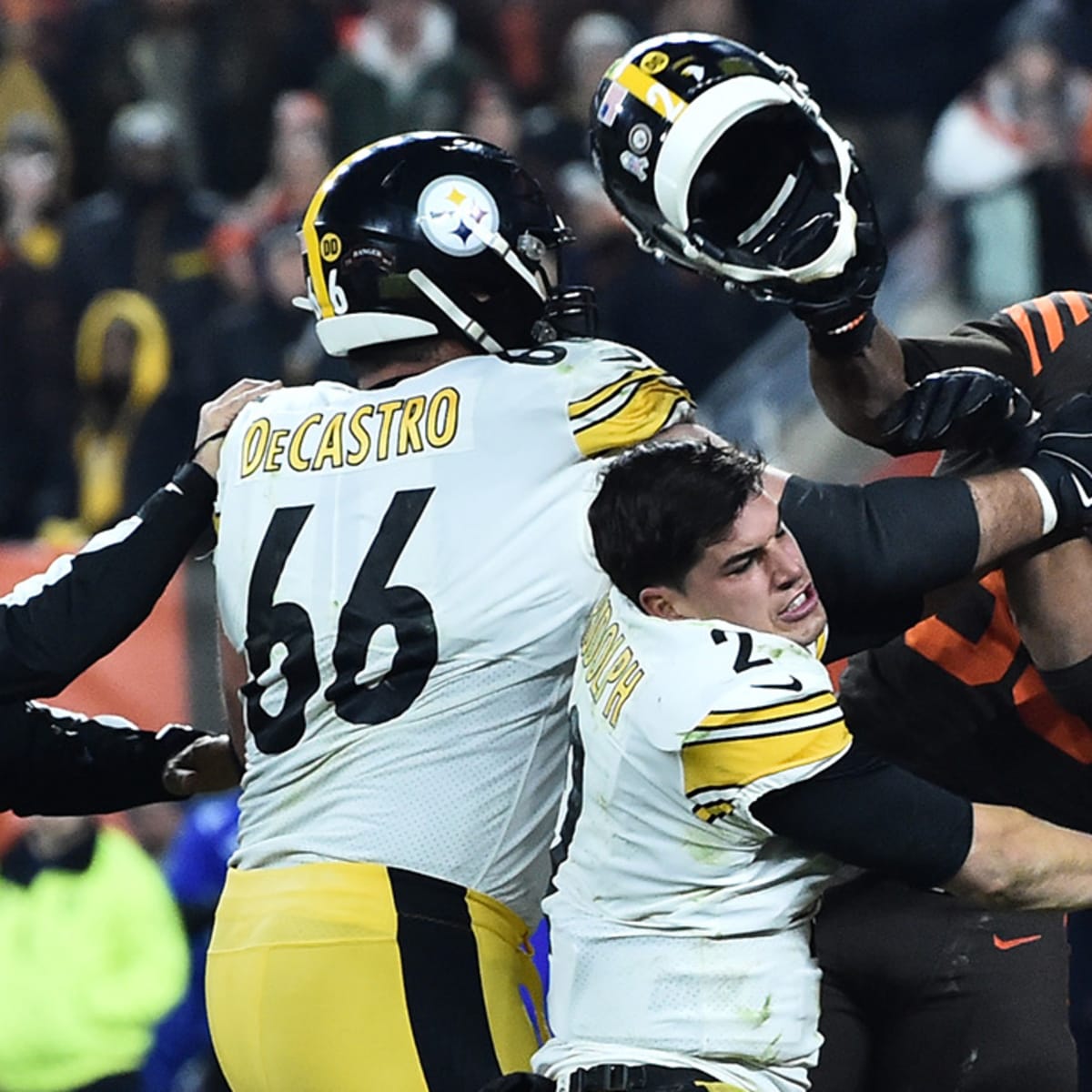 Browns' Myles Garrett suspended indefinitely; Steelers' Maurkice Pouncey  gets 3-game ban - ESPN