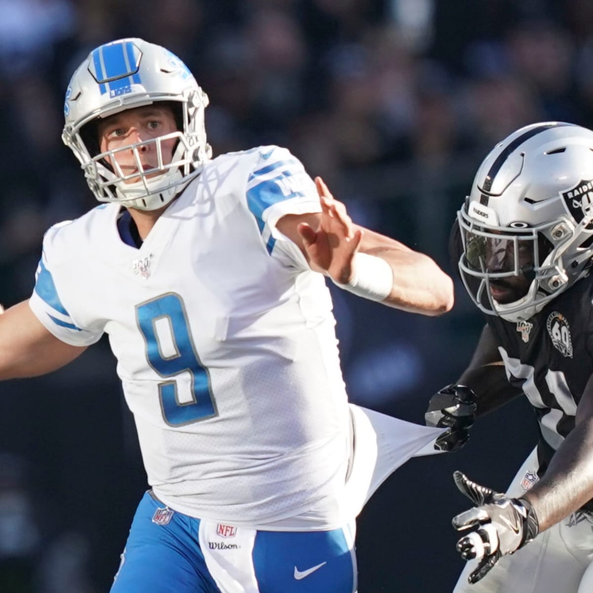 Matthew Stafford's starting streak ends due to back injury