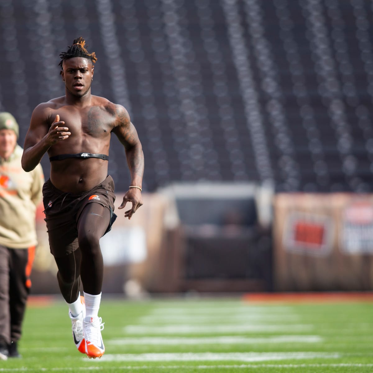 Browns designate David Njoku for return from injured reserve 