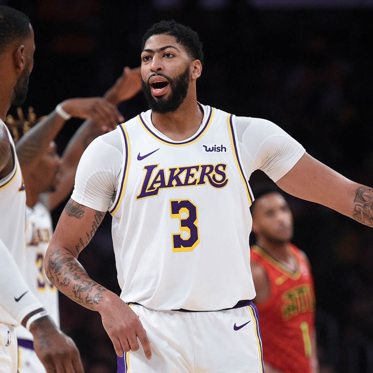 Lakers' Anthony Davis to wear own name on jersey in Orlando