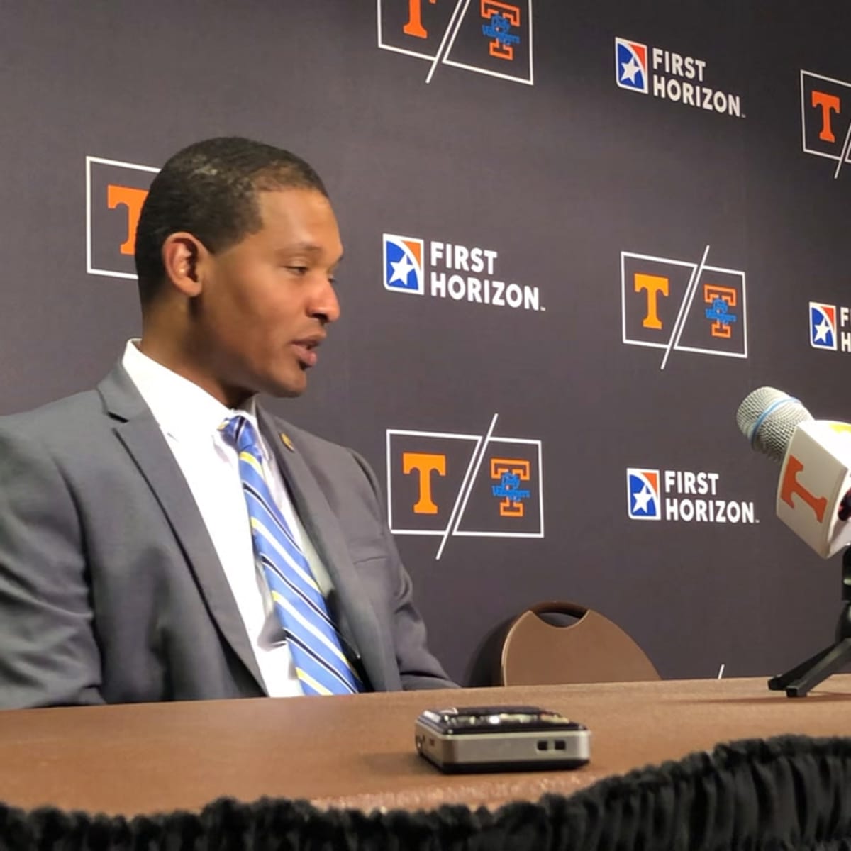 VIDEO: Chattanooga coach Lamont Paris postgame - Sports Illustrated  Tennessee Volunteers News, Analysis and More