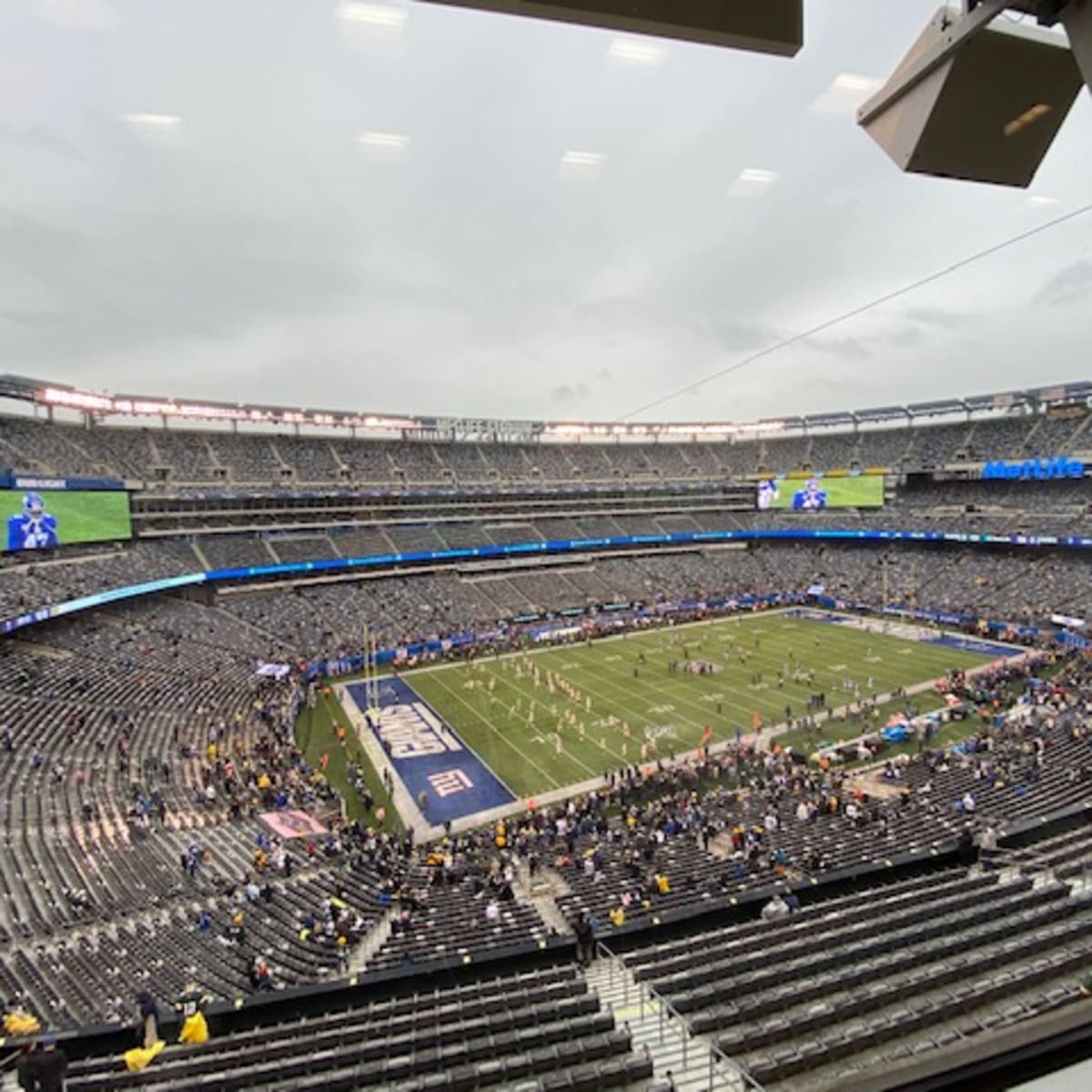 \ud83d\udcf8 Legacy end zones painted at MetLife Stadium