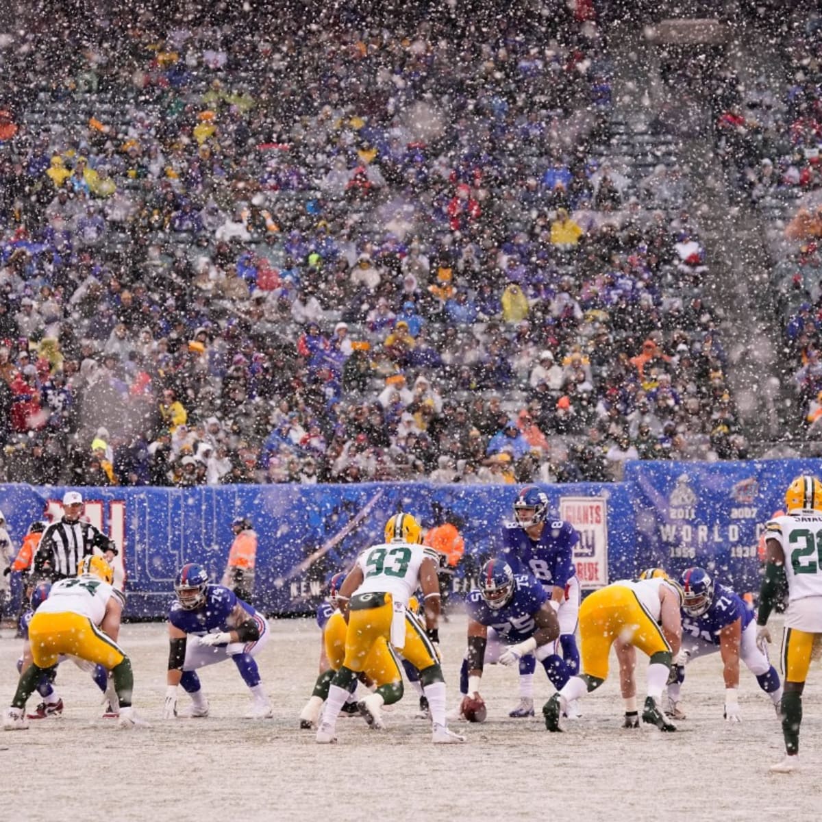 Daniel Jones struggles against Green Bay Packers in snow and rain