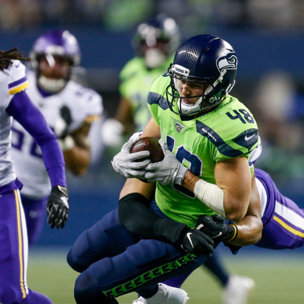 Ex-Patriots TE Jacob Hollister making push for Seahawks role