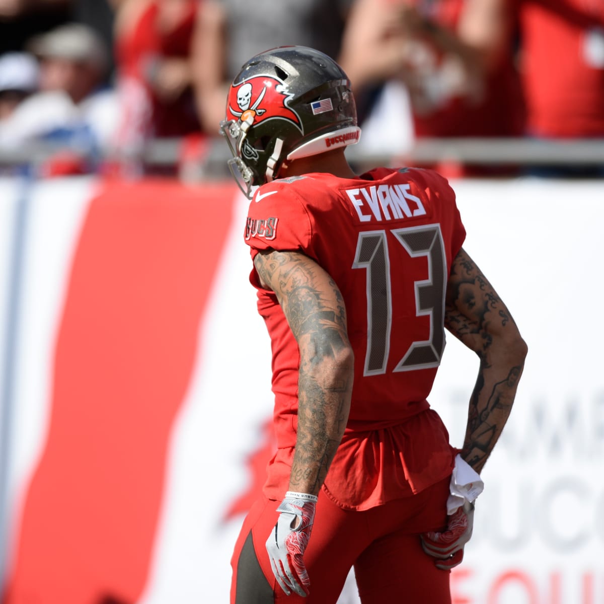 Mike Evans Works Out with Randy Moss