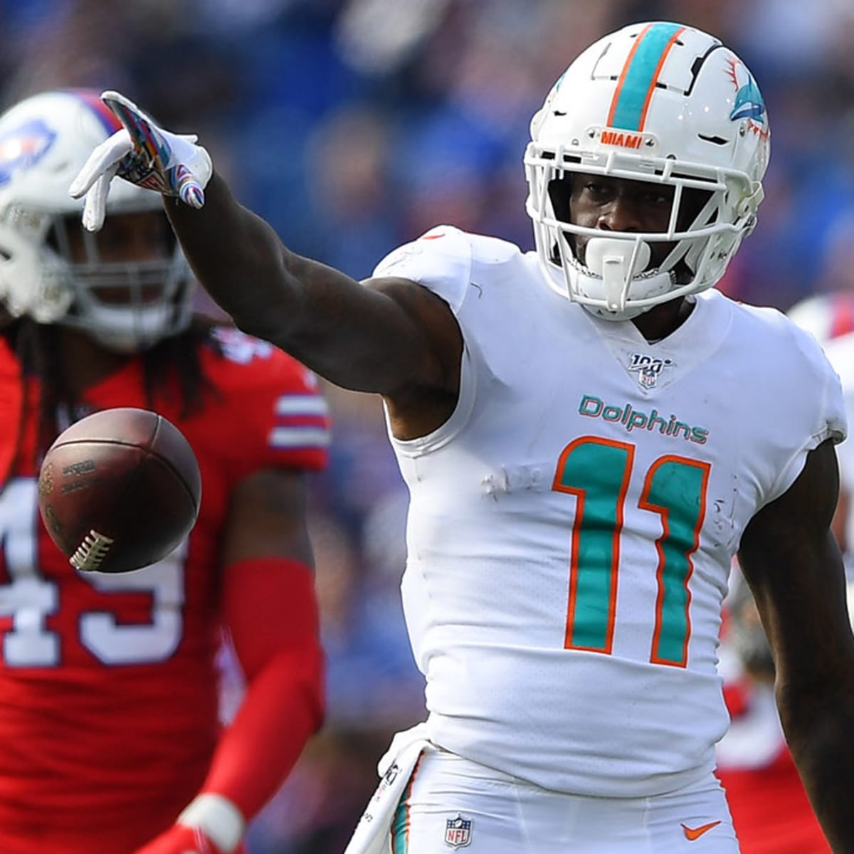 Dolphins' DeVante Parker signs deal worth up to $40 million