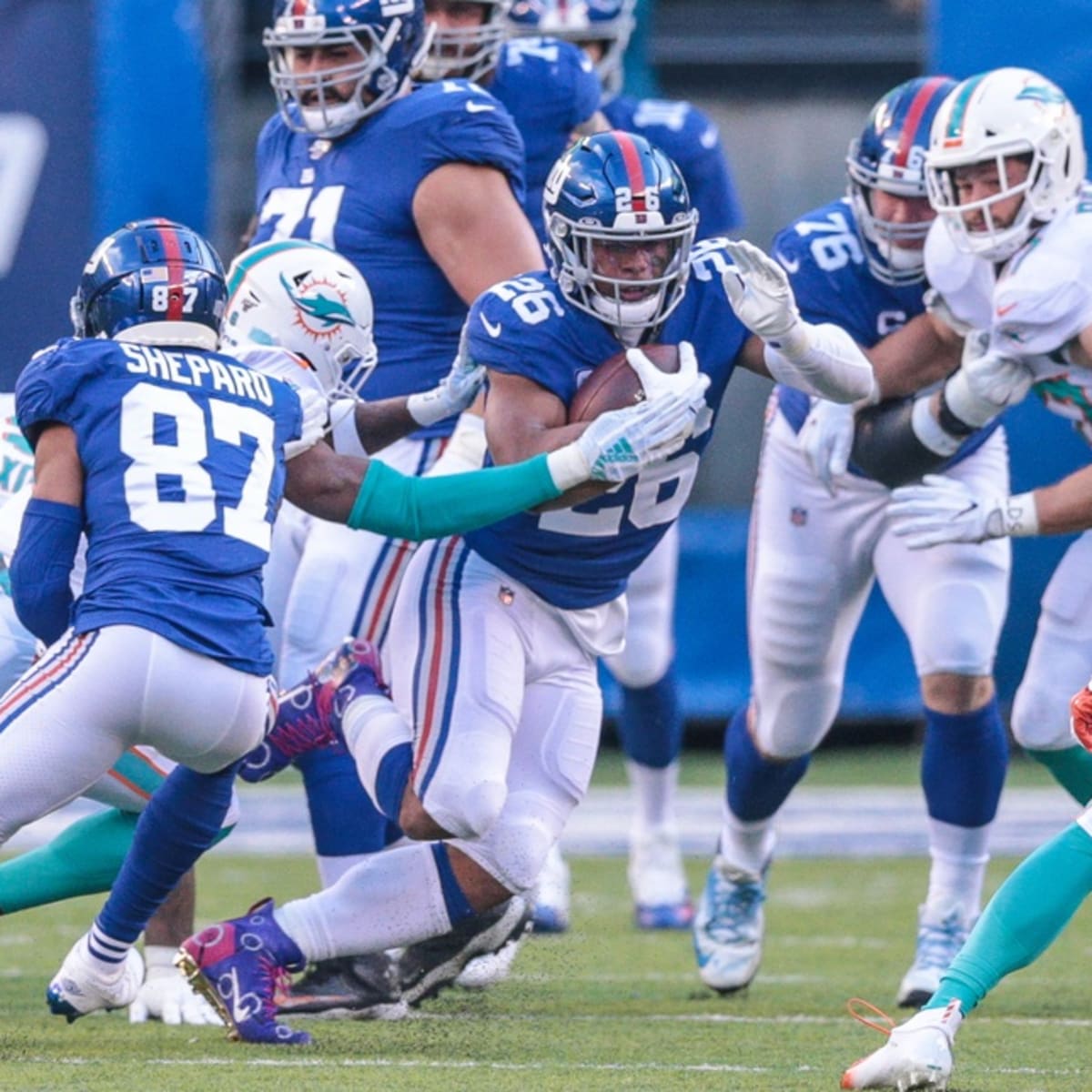 Giants, Eli Manning snap historic losing streak, defeat Dolphins, 36-20