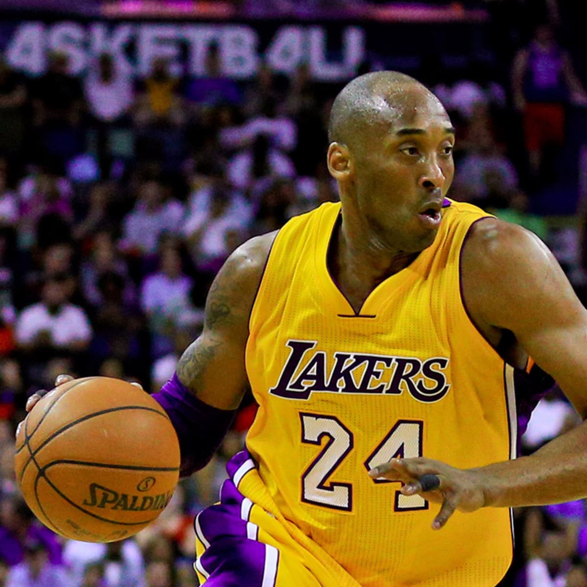 Kobe Bryant cement handprints, Lakers uniforms and other memorabilia going  up for auction