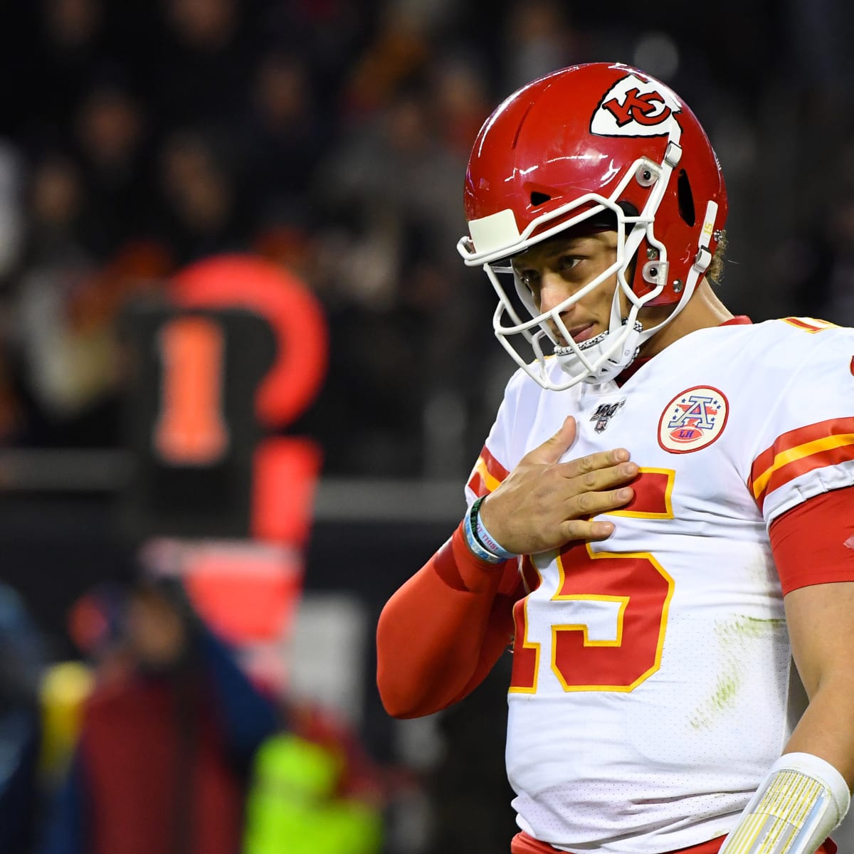 Kansas City Chiefs' Patrick Mahomes — and his 10 fingers — have fun with  Chicago Bears - Chicago Sun-Times