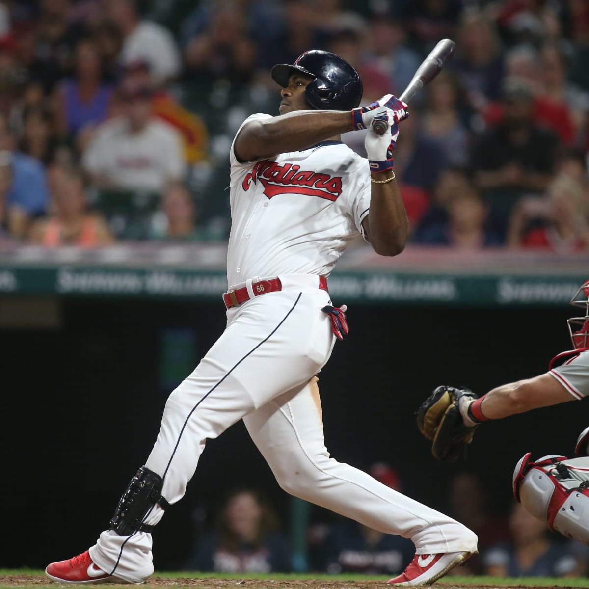 Cleveland Indians: Can they re-sign Yasiel Puig? Should they