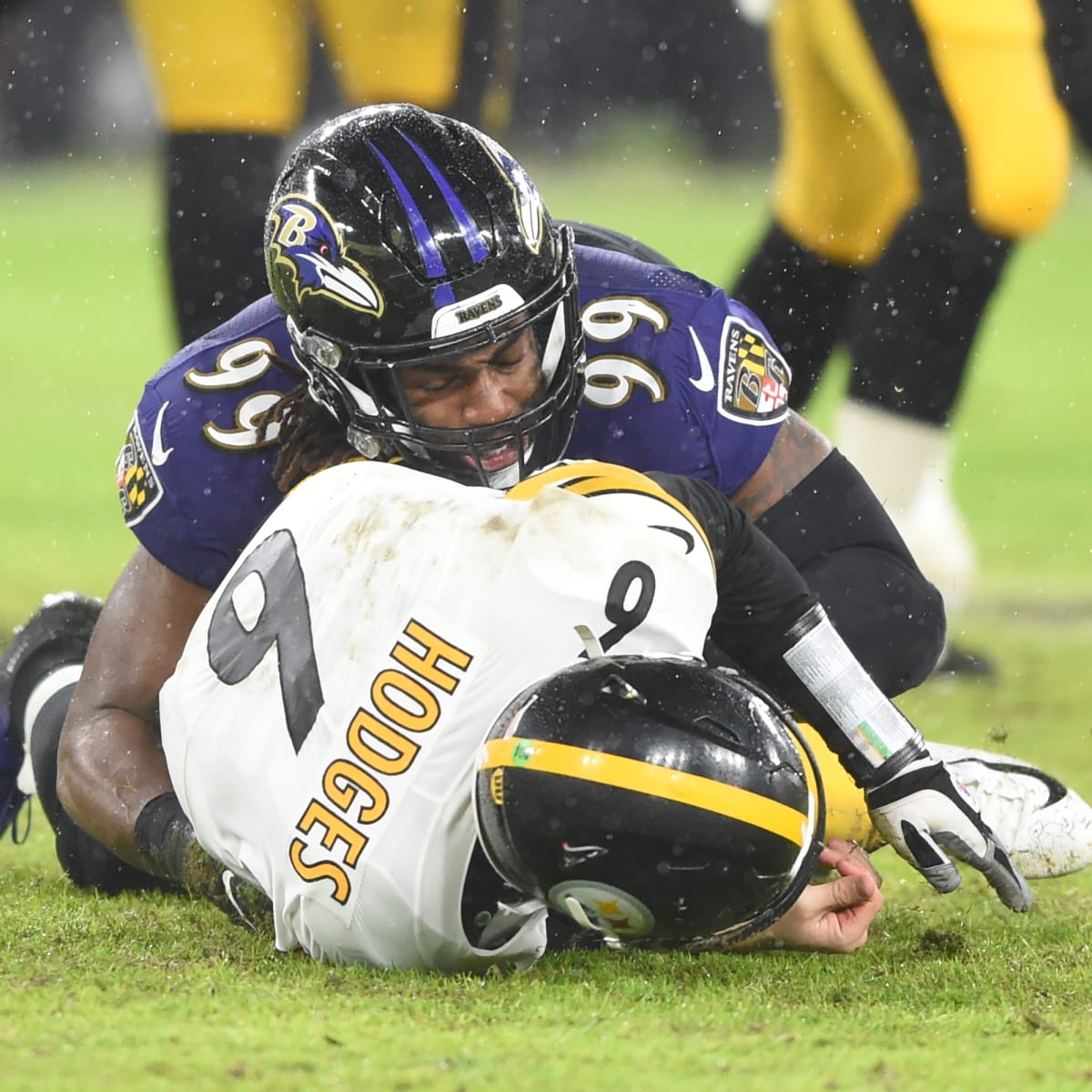 Steelers complete comeback to beat Ravens: How Pittsburgh preserved its  playoff hopes - The Athletic