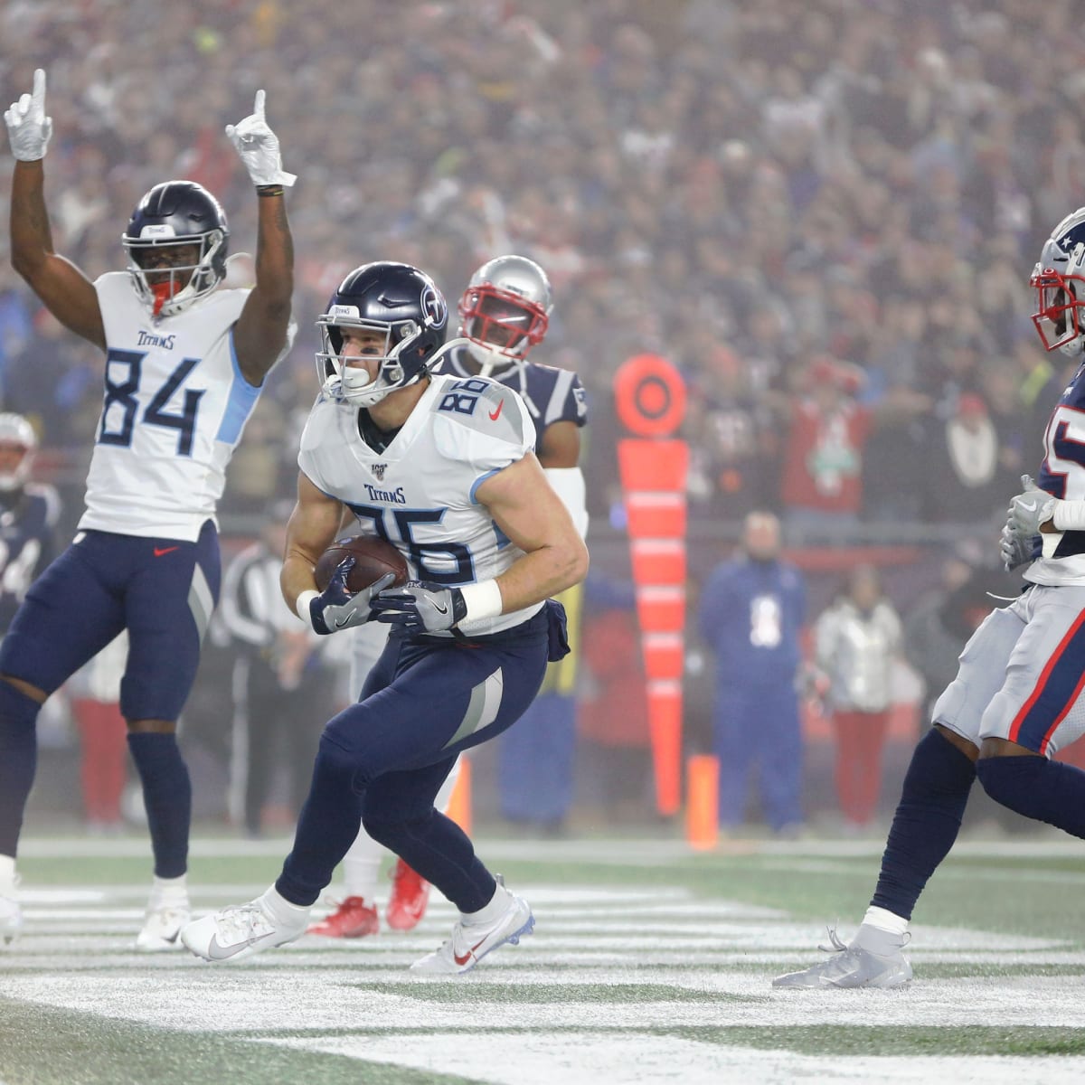 Titans bring back tight end Anthony Firkser