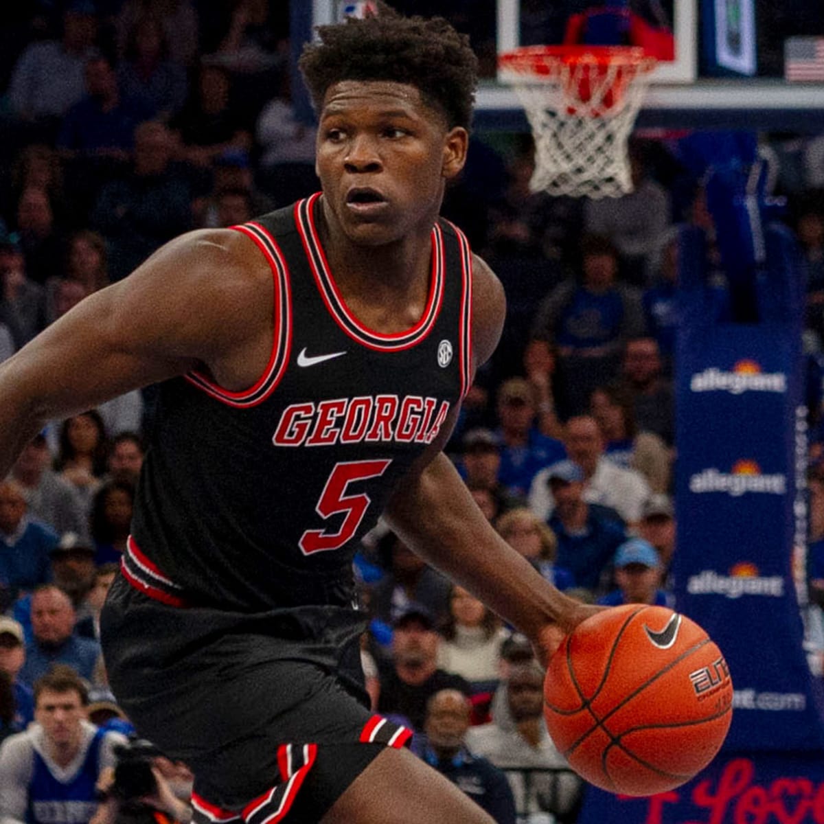 A fear of flying won't stop Isaiah Stewart's dad from showing support