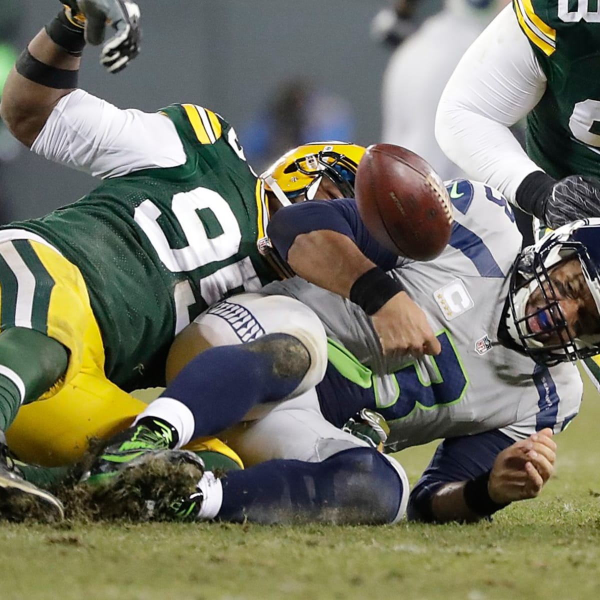 Seattle Seahawks in miracle comeback to beat Packers, reach Super