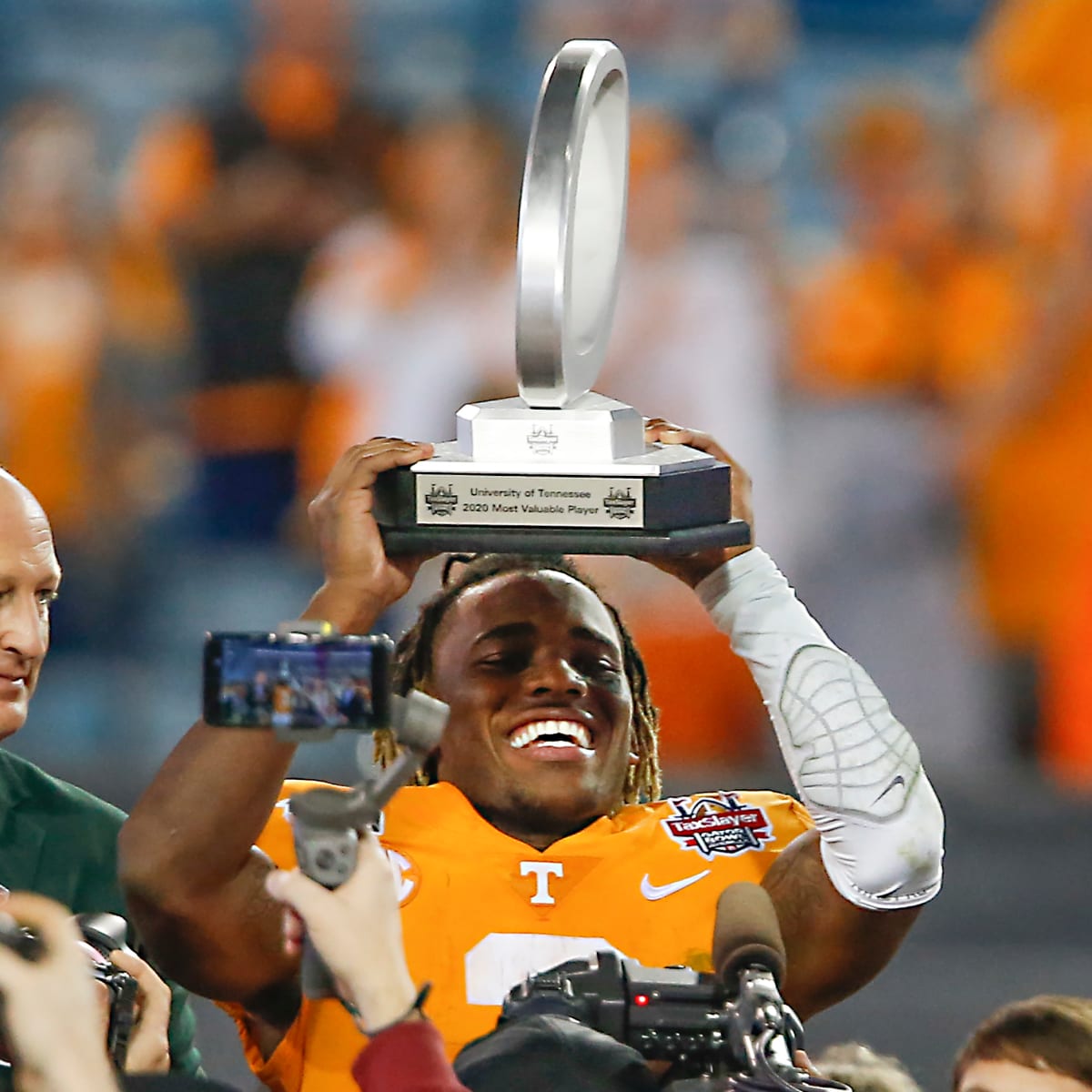 Trey Smith to Remain with Tennessee for Senior Season - Sports Illustrated  Tennessee Volunteers News, Analysis and More