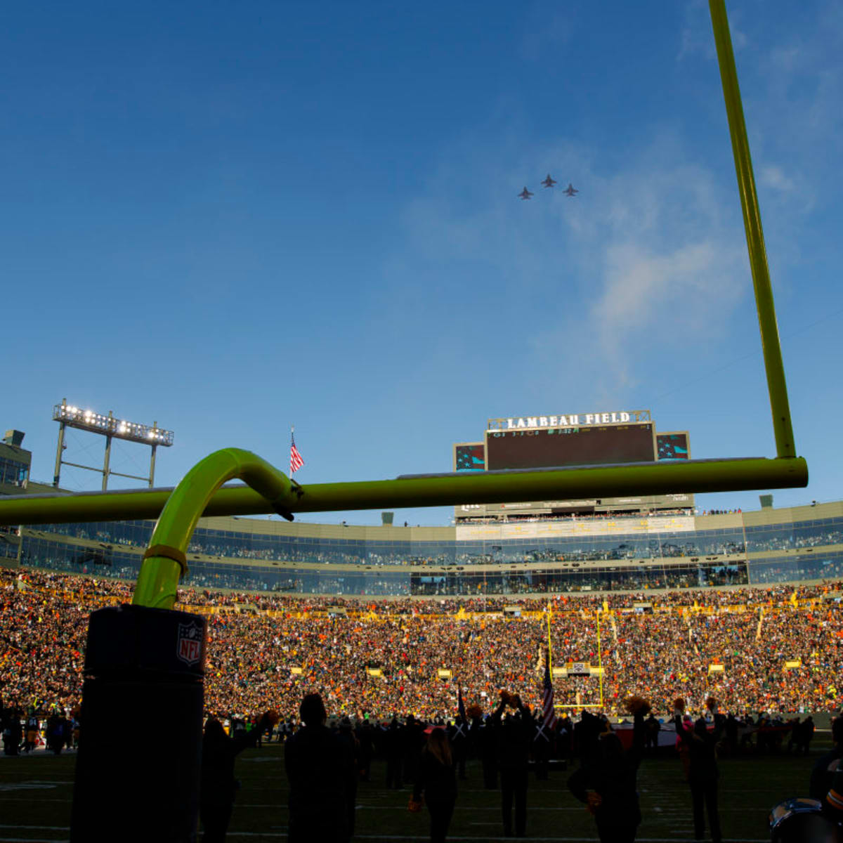 Seahawks to open 2017 at Lambeau Field