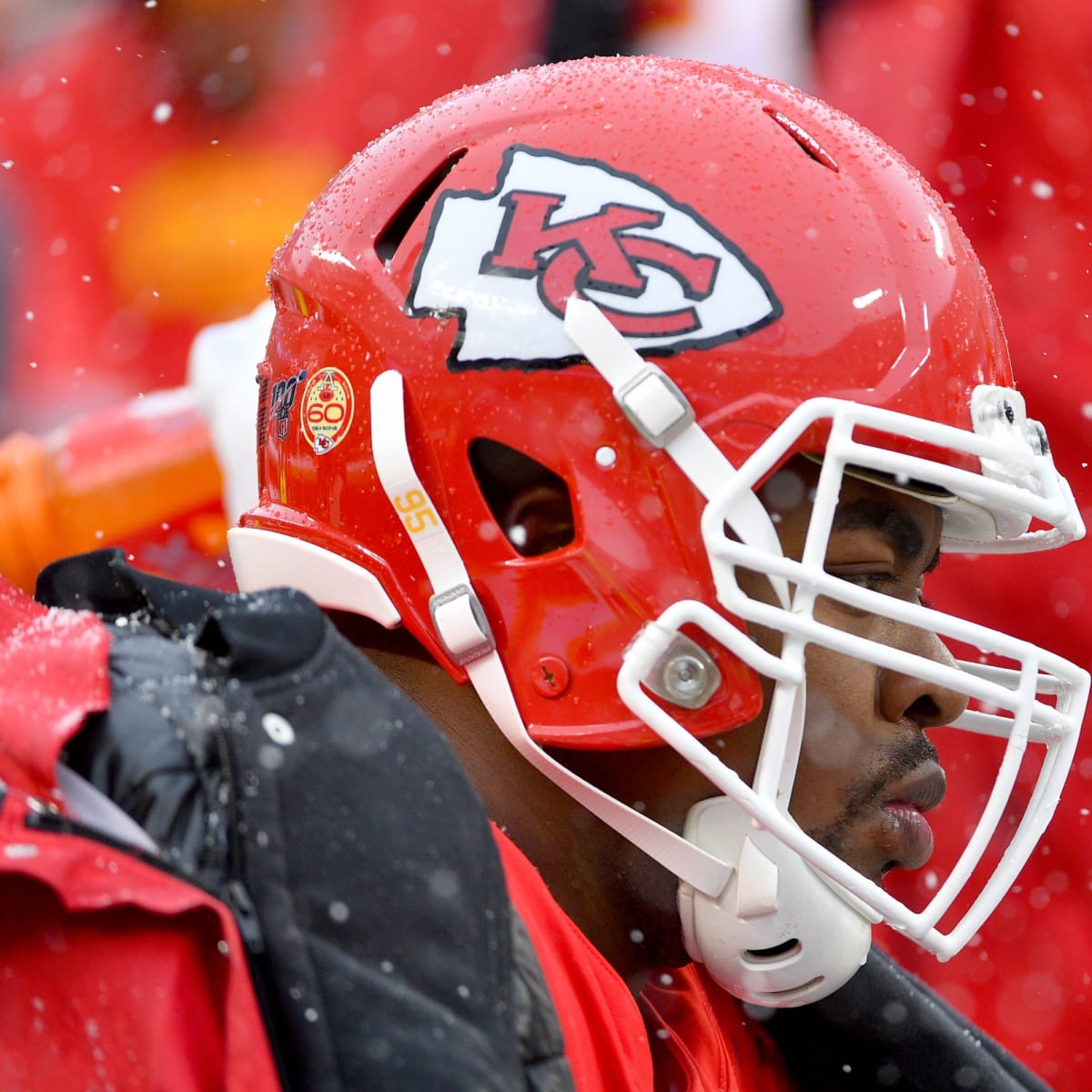 Kelce, Jones questionable for Chiefs playoff game against Texans